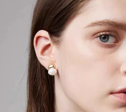 Pearl and Nugget Stud Earring- Steel and Glass