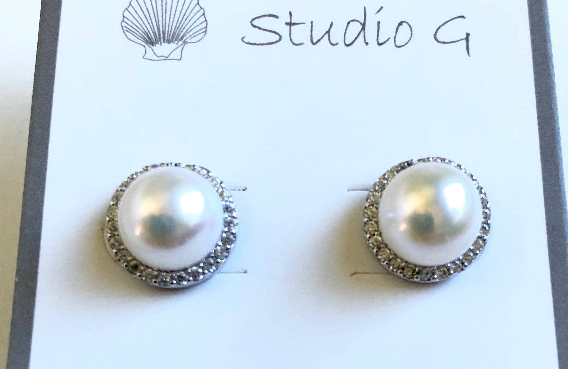 #906-Freshwater Pearl With Sparkle